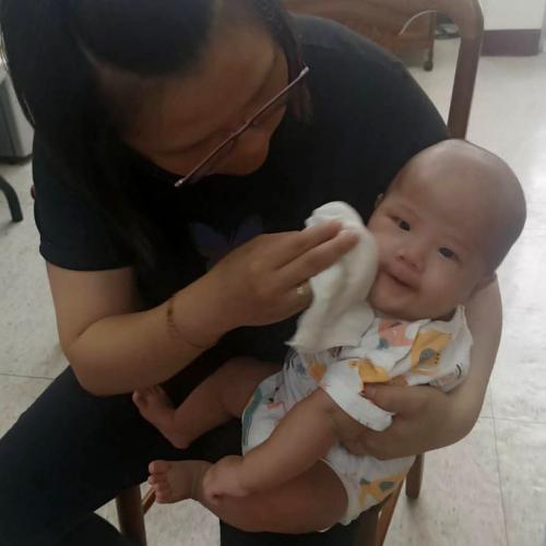 高雄三民滿月到府剃頭