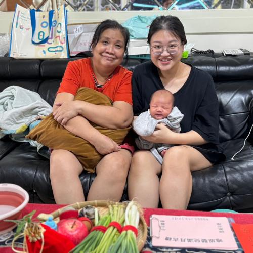 新北新莊滿月剃頭